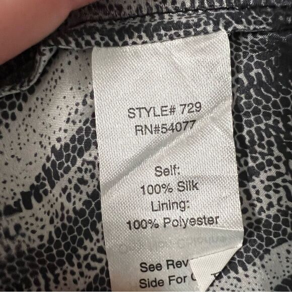 CABI Silk Dazzle Cami Blouse Style # 729 Faux Lace Tiers Size 6 Going Out Top - Picture 6 of 13